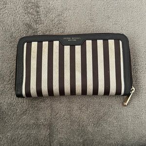 Henri Bendel 16 card wallet